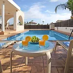 Merry Villa Ajía Nápa